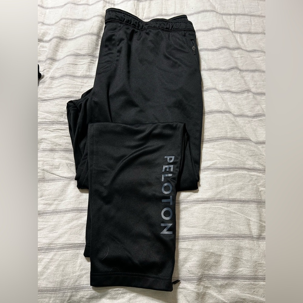 MENS PELOTON RELAY TRACK PANT BLACK FOUR LAPS